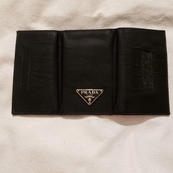 Prada 6 key keychain 3¹/⁴"Lx2.5"H - Picture 1 of 7